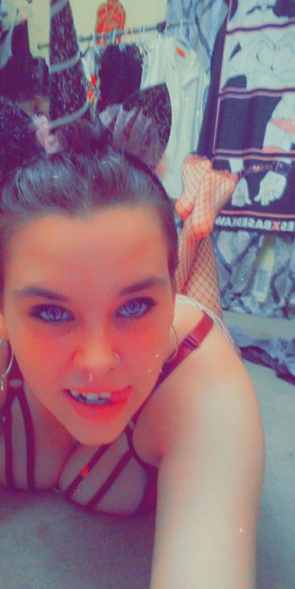 thecelestialq's tweet photo. Cum play with me daddy 🤤😘
#Feet #feetworshi̇p #feetfriday #foot #feetslaves #feetsoles #FeetPicture #feetfetishcommunity #feetgram #feetselfie #feetqueen #feetstagram #feetofig #legsfordays #legsspread #leggygirl #legsoftheday #SeductiveSunday https://t.co/z8Zez5Gxgm