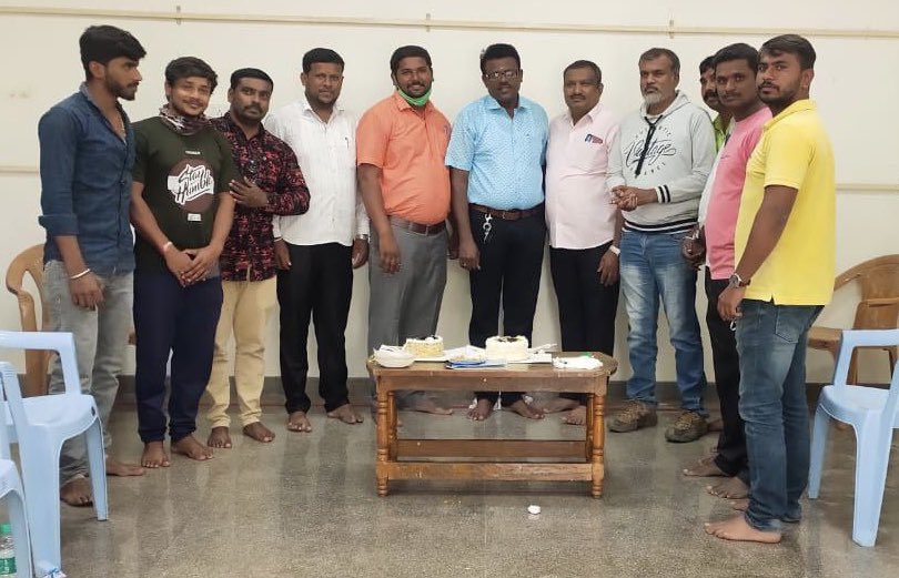 CManjunathNand1's tweet photo. meeting &amp; birthday celebration.. 
RLYS1 Board meeting &amp; member of RLYS1 Narayanaswamy N &amp; K99 Anand Kumar Birthday celebrate along with the team. https://t.co/QTL95utxUe