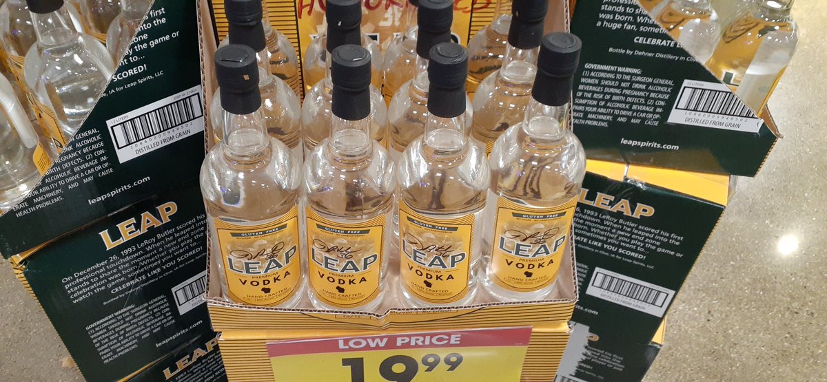 phnatk0031's tweet photo. If you're in the Milwaukee area, head over to @PicknSaveStores over on highway 100 and Cleveland....50-60 autographed bottles in stock. https://t.co/sg9Vuw108V