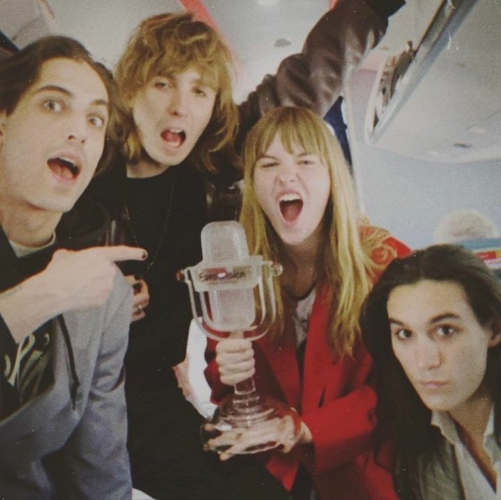 rachelcheve's tweet photo. Imagine that Italy, after winning Eurovision with #Maneskin, wins the euro, tonight, with the #SquadraAzzura ๐คฉ๐ #HistoricDouble
#ITA #ENG #ITAENG #ITAANG #EURO2020 #EuroFinal #Euro2020Final #ItalyvsEngland @thisismaneskin @Eurovision @EURO2020 @azzurri https://t.co/O7yusrqVb0