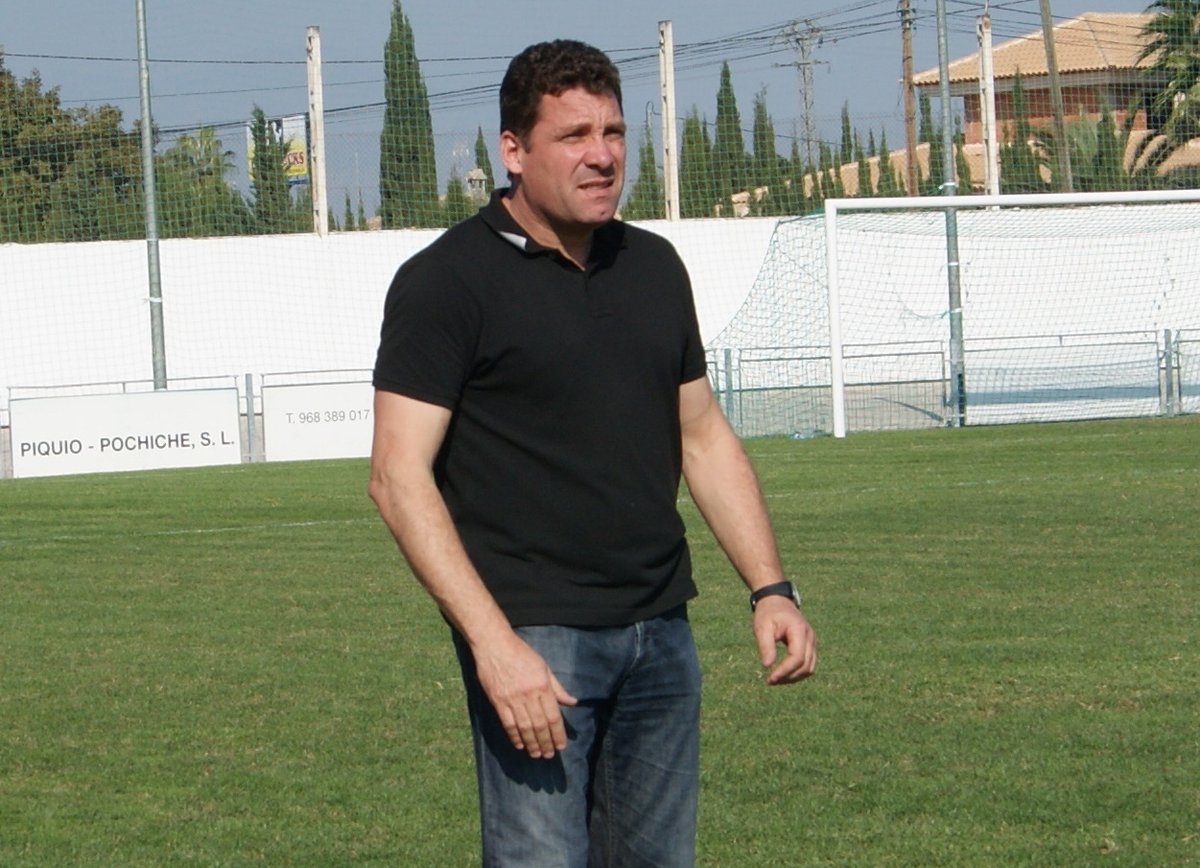 RMolinadeportes's tweet photo. El campo de fútbol de Molina de Segura situado en el barrio de San José (su barrio) llevará el nombre a título postumo del inolvidable José Antonio Ortiz Pastor "VÁZQUEZ" con estas iniciativas se dignifica el futbol en nuestra Ciudad.
 #EternoVázquez https://t.co/DwgwT3EfYA