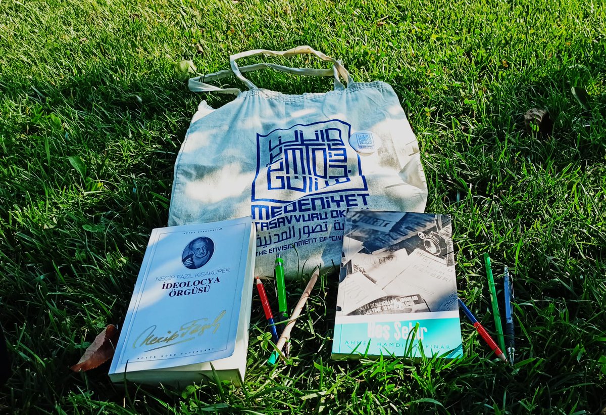 "San'at ki, bizim gözümüzde en çevik ve en gizli usûlle Allah'ı aramanın müessesesidir." 

<a href="/yenisafakwriter/">yusuf kaplan</a>  tavsiye ettiği eserlerin okunmasına devam🌸