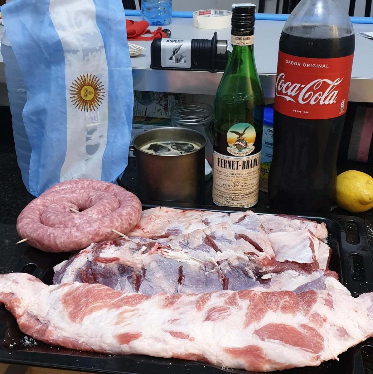 marma181's tweet photo. #EsteFinde  la previa desde Barcelona!! Argentina campeón!! @todonoticias https://t.co/36O71RDRTi