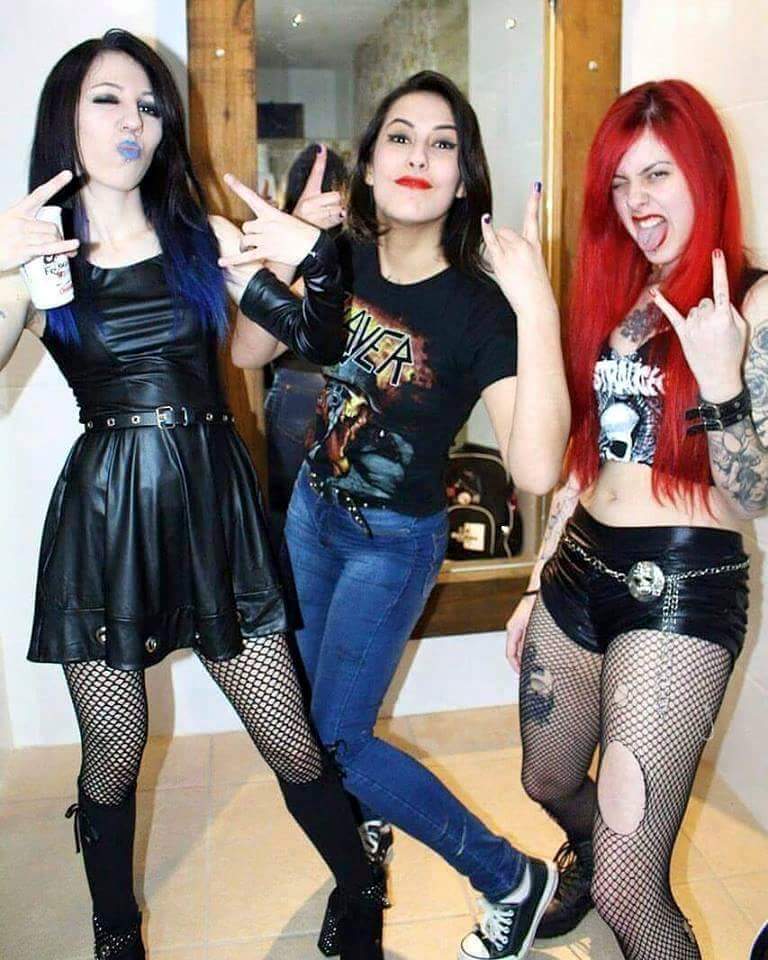 Sexy Metal Girls (@metalgirls5) on Twitter photo 