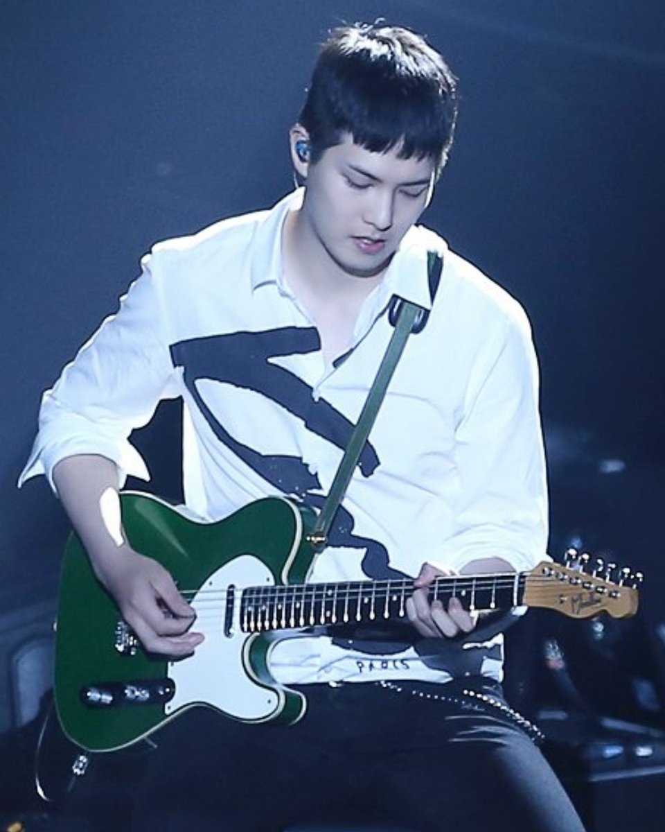 florikpop's tweet photo. Esta vez no será con mis fuerzas, será con las de Dios. #LeeJongHyun
#oneleejonghyun
#MizpahLJH
@cnbluegt
#proyectometropolis
@cinhajong
@JhamYusi
@raye_sy
#kpop #Kdramas
#startingoverwithleejonghyun
#proyectometropolis
#bihann https://t.co/7WC4E2hHyy