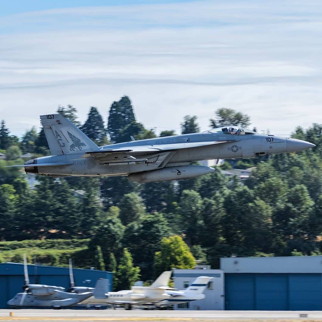 The name is disgusting but the squadron is pretty awesome! They are definitely due for a PNW trip soon I think (hope).

#fa18e #f18 #superhornet #boeing #usnavy #flynavy #navalaviation #vfa143 #vfa143pukindogs #pukindogs #pnwvisitor #goodtimes #avgeek
Reposted IG @varnerpaul