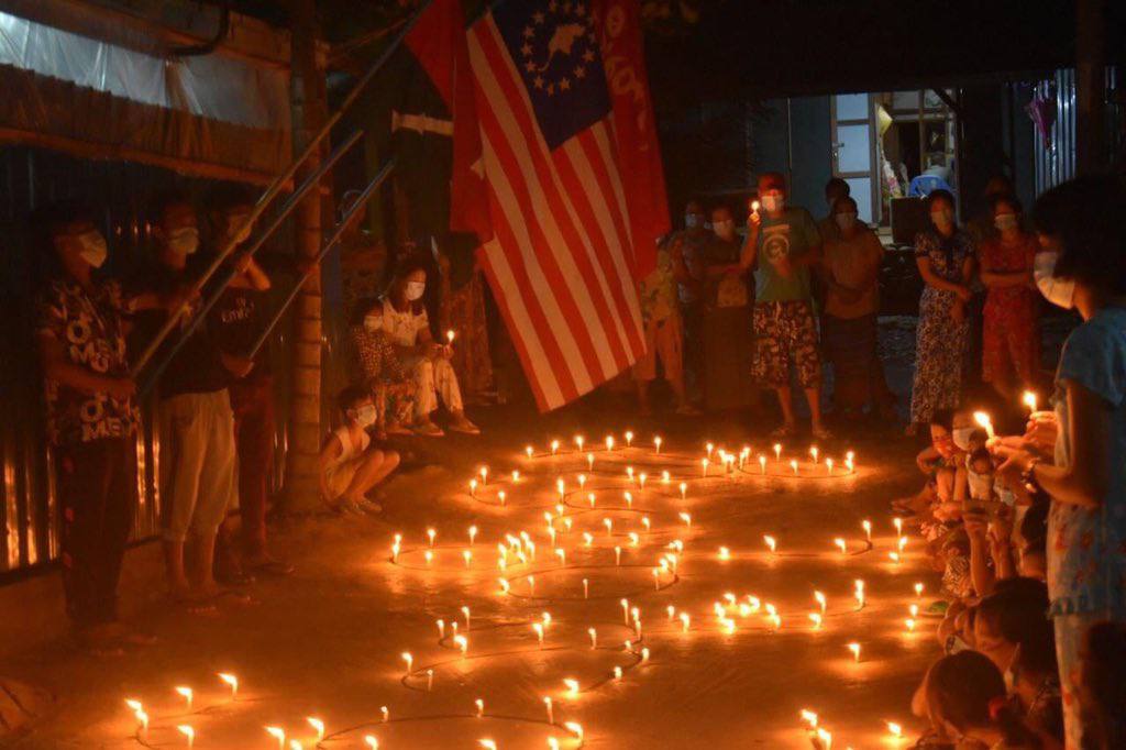 2021Revtweets's tweet photo. Candlelight night strike against military dictatorship by residents from Aye Mya Thar Yar, Hpakant on tonight 

WE NEED HELP FOR COVID-19

#MyanmarNeedsO2
#WhatsHappeningInMyanmar
#July11Coup https://t.co/v6r83TZg8Q