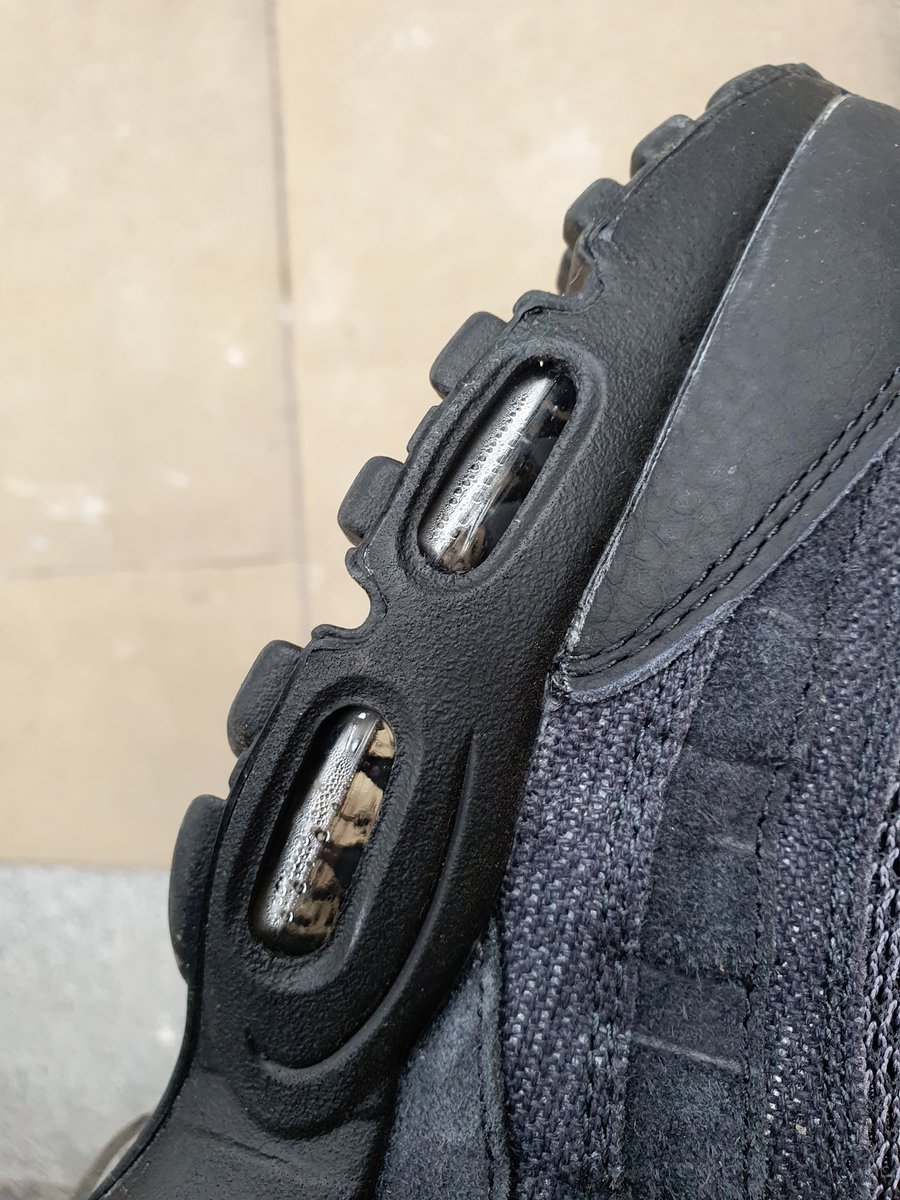 MCR_assistant's tweet photo. @Nike Had these air max 95 on for 48 hours and I've now got water marks appearing in the bubbles. Where can I resolve this issue please? https://t.co/wLLnt4805C