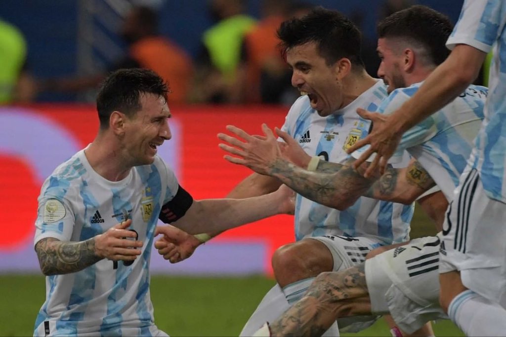 PabloCarranzaOK's tweet photo. Miren ésta foto 😭⚽️🔟🇦🇷 https://t.co/zw4HiAivbH