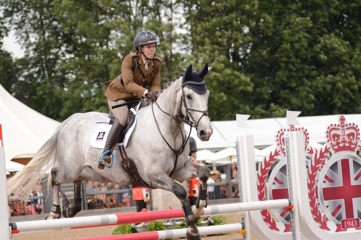 Battle of the service at <a href="/windsorhorse/">Royal Windsor Horse Show</a> last weekend in the Service Team Jumping <a href="/LandRover/">Land Rover Discovery</a> <a href="/ArmyEquiUK/">Army Equitation UK</a> <a href="/RAFEquestrian/">Royal Air Force Equestrian Association</a> <a href="/HCav1660/">Household Cavalry</a> <a href="/RoyalAirForce/">Royal Air Force</a> #Services #ServingOfficers #Working #ShowJumping #RoyalWindsor #HorseShow #Competition #Representing #Equine #EquinePhotography #Horse