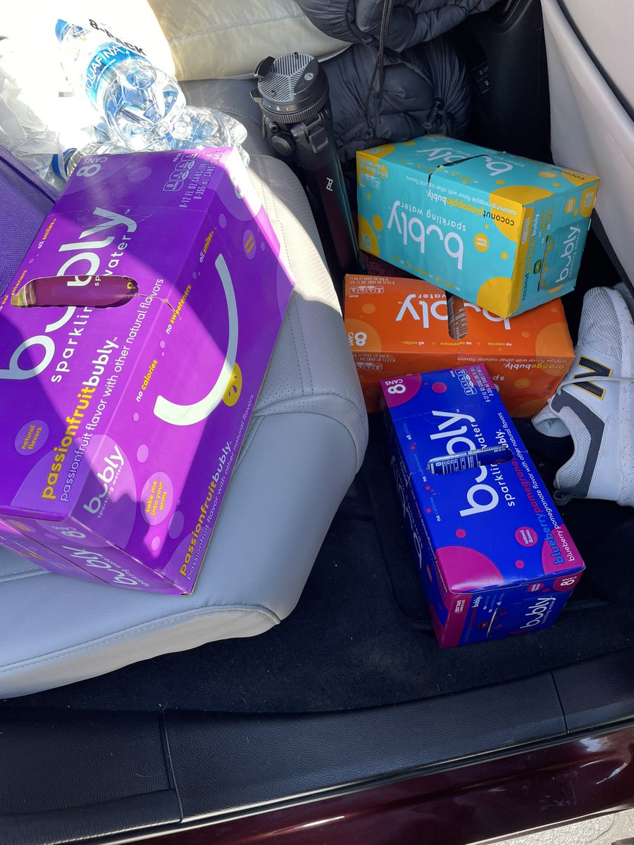 mo_lyle's tweet photo. sponsor me @bublywater https://t.co/a5oGtdN2UG