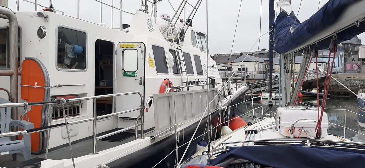 db2909's tweet photo. Thanks to the crew of @followtheboats  Infomar "Mallet" who allowed @sailingindublin "Silver Wind" to tie up alongside while getting provisions in @supervaluctb https://t.co/Mc2wjmPrDo