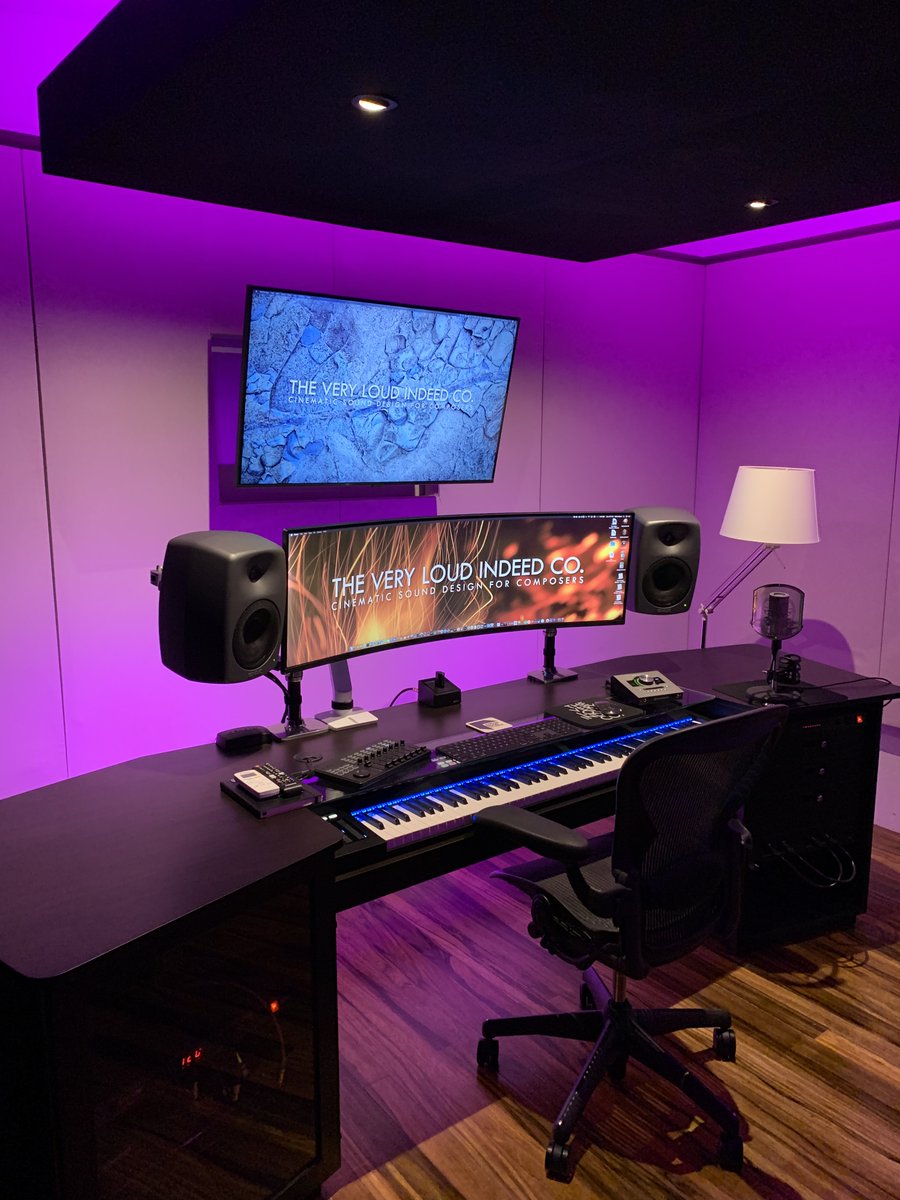 VeryIndeed's tweet image. New studio! 
#homestudio #musicstudio #projectstudio #musicproduction #composer #studiodesk #apollotwinx #genelec
