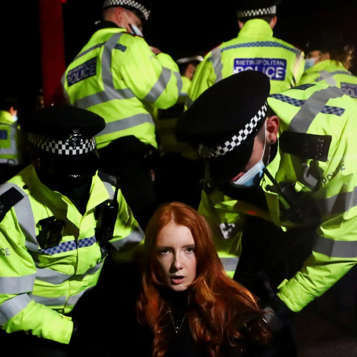 Where are the police, stopping drunk football fans being hooligans in places like Leicester Square, Kings Cross, Liverpool Street, Trafalgar Square etc?

Doesn't Central London have any police, or is it about not wanting to offend your base?

Meanwhile... 👇

#ENGITA #Euro2020
