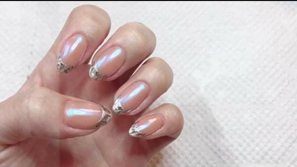 ガラスフレンチネイル