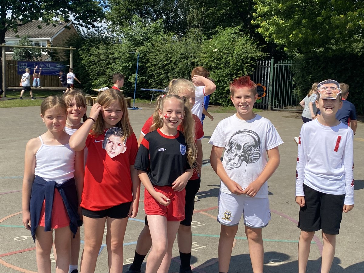 IPMATTowngate's tweet photo. Some more photos from class 5/6's Friday Football Frenzy #itscominghome #class56TPA https://t.co/bUabqrTbzM