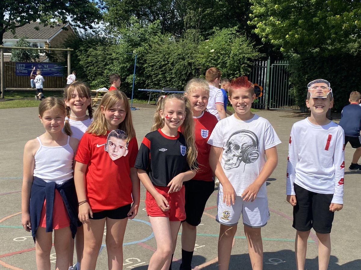IPMATTowngate's tweet photo. Some more photos from class 5/6's Friday Football Frenzy #itscominghome #class56TPA https://t.co/bUabqrTbzM