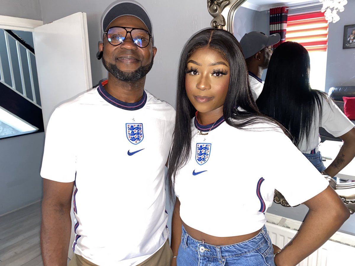 kilunga's tweet photo. ITS COMING HOMEE 🏴󠁧󠁢󠁥󠁮󠁧󠁿🏴󠁧󠁢󠁥󠁮󠁧󠁿.                  Charlotte and Dad in Dagenham.               ⁦@SkySportsNews⁩ https://t.co/Yv0gAJyQ3Y