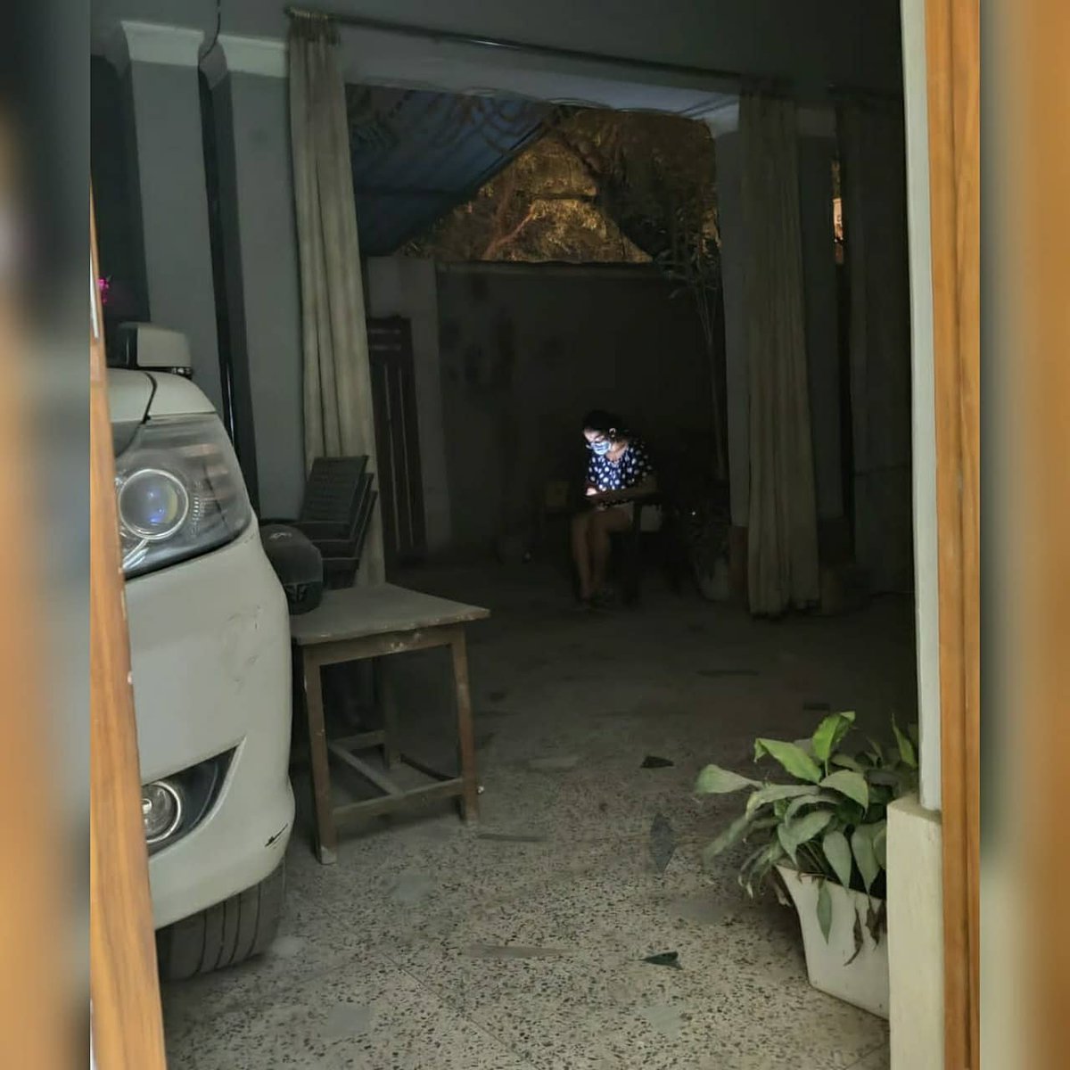 HumansVaranasi's tweet photo. "COVID recovery is a painful process. You'll feel lonely,anxious, helpless &amp; constantly worried;less about yourself &amp; more about the people around you, taking care of you.Wishing a speedy recovery to all those battling the virus. Hang in there!" #COVID19
https://t.co/MiVdU3wCj1 https://t.co/KXwLFatWiT