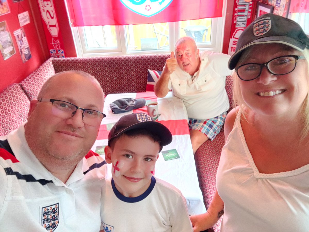 tangouk2003's tweet photo. @SkySportsNews 
Jay,Jo,Charlie &amp; Andre 
Derbyshire https://t.co/elALhmLIZ1