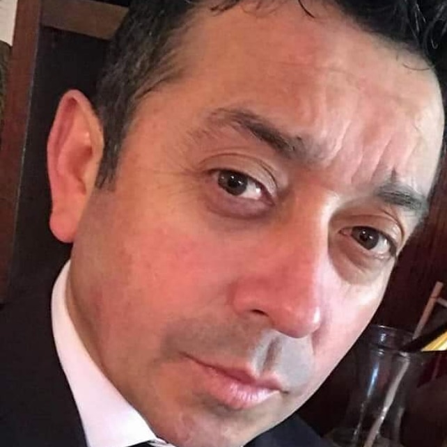 Ahora estamos  en vivo BOHEMIA TANGO CLUB, tangos, milongas y Vals.
Radio Bohemia 107.1 FM o en nuestra señal on line radiobohemia.cl
Compartamos todos los domingos el ritmo del 2x4.
Su anfitrion Luis Soto.