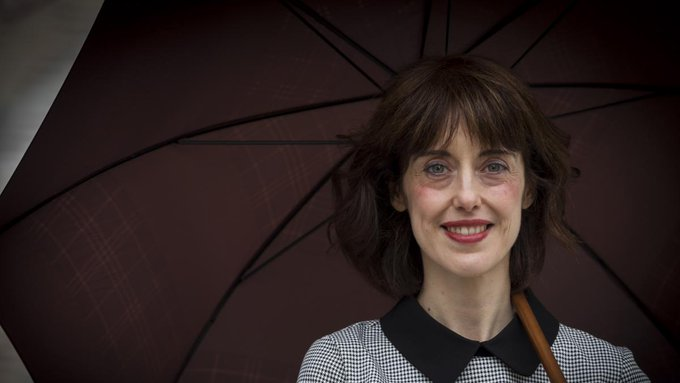 «...Los libros eran como una muralla de protección contra el asedio».

#IreneVallejo (<a href="/irenevalmore/">Irene Vallejo</a>), la mujer que quería ser como Homero heraldo.es/noticias/ocio-… vía <a href="/libreros/">Roger Michelena</a>