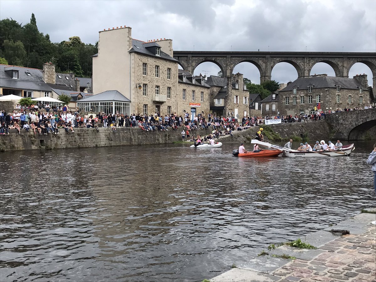 Didier_Lechien's tweet photo. Joutes nautiques au port de #Dinan organisées par les Kiwanis. Un moment très sympathique. https://t.co/JJSLpVI2n7