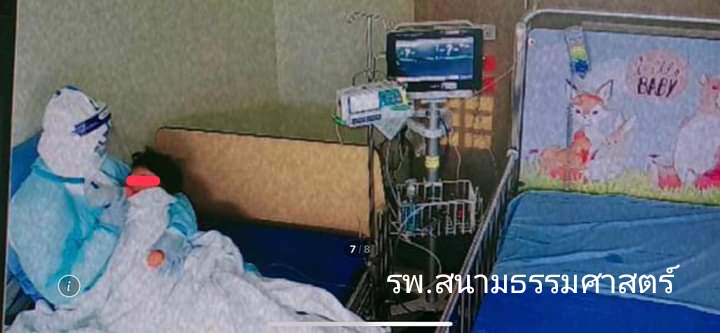 opol999's tweet photo. รพ.สนาม มธ เผยภาพ พยาบาลกำลังดูแลเด็กทารกที่ติดโควิด ชี้ เป็นไม่ง่าย เพราะน้องตื่นกลัวในห้องความดันลบ พยาบาลต้องใส่ชุดอวกาศไปกล่อมให้นอนเสมอ #ฉีดวัคซีนหยุดเชื้อเพื่อชาติ #ม็อบ11กรกฎา #โควิดวันนี้ https://t.co/mNlD30rU0s