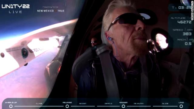 Virgin Galactic founder Richard Branson becomes the first billionaire to travel to space aboard a spacecraft he helped fund cnn.it/2VxbWzO