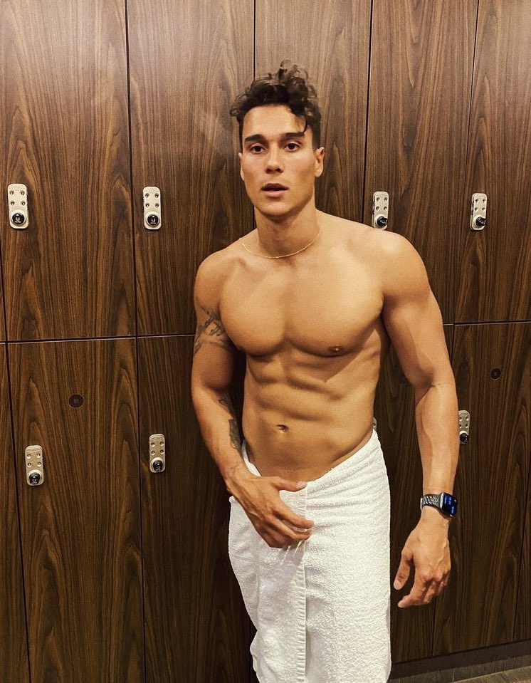 famousfitmen's tweet photo. 🔥🔥🔥 @MilesNazaire https://t.co/GM2aE1FQur