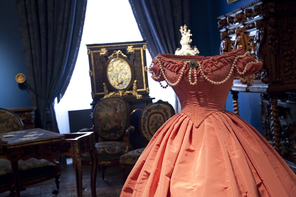 TheBowesMuseum's tweet photo. Book your ticket to visit here: https://t.co/3gnSyqth4T
#YSL #YvesSaintLaurent #StyleIsEternal #FondationPierreBerge #Paris #FashionDesigner #FashionIcon #FashionatTheBowesMuseum #TheBowesMuseum #BarnardCastle #Teesdale #CountyDurham #July2021 3/3 https://t.co/6l2MGsQ8NP