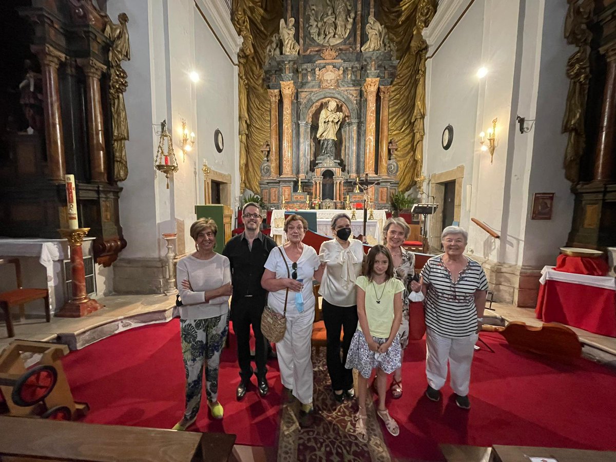 Hoy <a href="/diegoclave/">Diego Fernández</a> y yo hemos repetido la integral de Bach en Nuevo Baztán con una inesperada pero bienvenida standing ovation. Gracias <a href="/ComunidadMadrid/">Comunidad de Madrid</a> y <a href="/_pepemompean/">Pepe Mompeán</a> ¡La violondrina volando feliz!