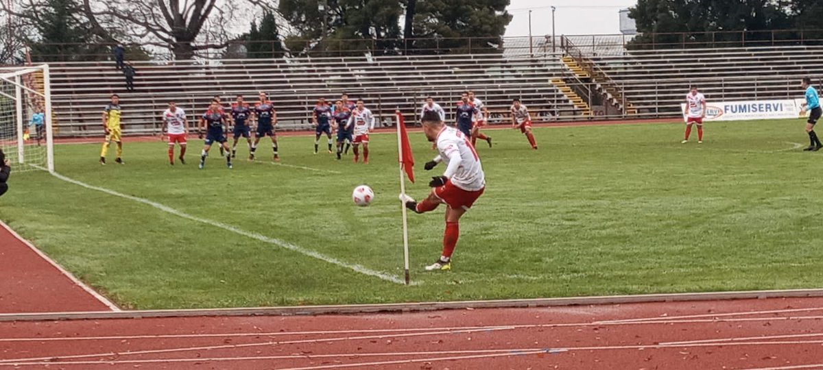 Gobernador (s) de #ValdiviaCL, el <a href="/MinjudhLosRios/">Seremi Justicia y Derechos Humanos Los Ríos</a> <a href="/rodrigo_o_b/">Rodrigo Oñate Betanzo</a> supervisó el correcto funcionamiento de las medidas de seguridad en el contexto del plan <a href="/EstadioSeguroCL/">Estadio Seguro Chile</a>, durante el partido entre <a href="/depvaldivia/">Deportes Valdivia</a> vs @DepRecoleta, duelo que terminó con un triunfo del local por 3-2.⚽️