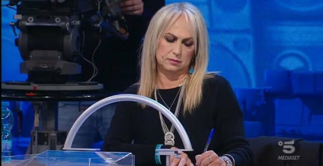 iinnmyblood's tweet photo. caro chiesa tutta Italia sta piangendo per la tua sostituzione, ma non ti preoccupare stiamo già facendo le macumbe al tizio che ti ha spinto, ti amiamo sei stato il numero uno. #ItaliaInghilterra https://t.co/M3msqF9zCb