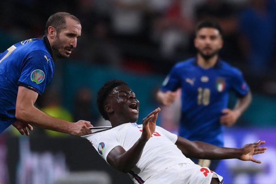 bozkurt571638's tweet photo. Şenol Güneş milli takım ilişkisini bir karede gösterebilir misin tabi ki buyrun;

#EURO2020 Bonucci İtalya https://t.co/RUBJLOJMDl
