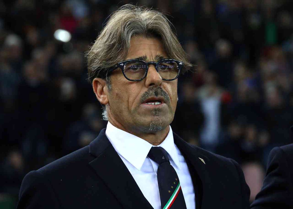 ZingaroIl's tweet photo. la legenda narra che nesuno abbia mai visto Evani senza maschera

#InghilterraItalia https://t.co/Rl2DsVks4F