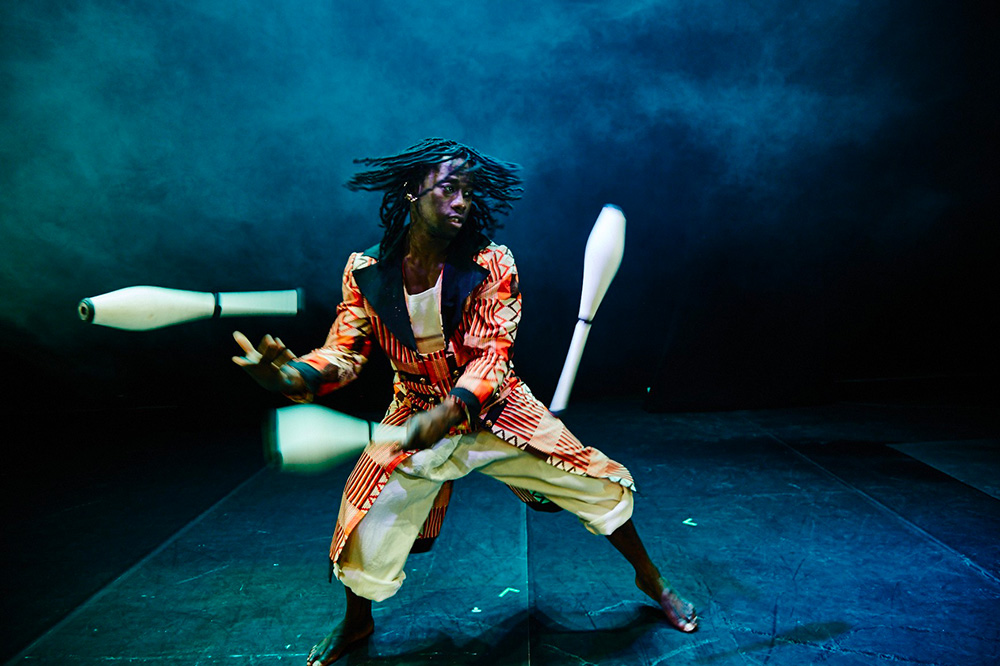 MonTheatre au <a href="/mtlccirque/">MCOMPLÈTEMENTCiRQUE</a> - critique de "Cabaret Yam"
bit.ly/3wyUuYD
#critique #critiquecirque #Montreal #artsvivants #circassien #Tohu