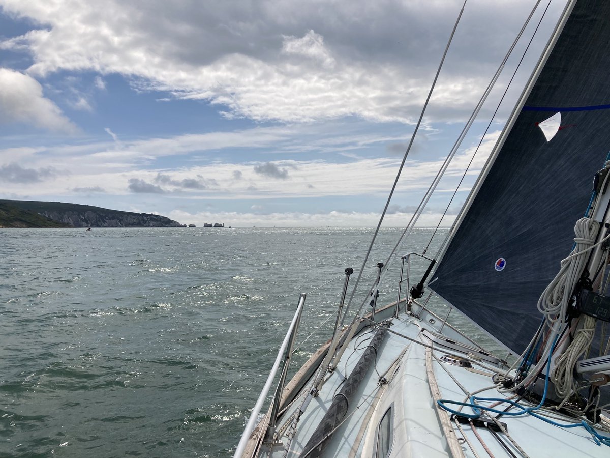 acumpstey's tweet photo. It’s been an awful #Summer so far… You can’t change the #weather - but you CAN turn your back on the #storms & #sail towards sunnier #seas…
I love the #westernsolent - so lucky this is on my doorstep 😊
#hamble #needles #lymington #solent #sailing #race #training #contessa32 https://t.co/QKZOVJioLo