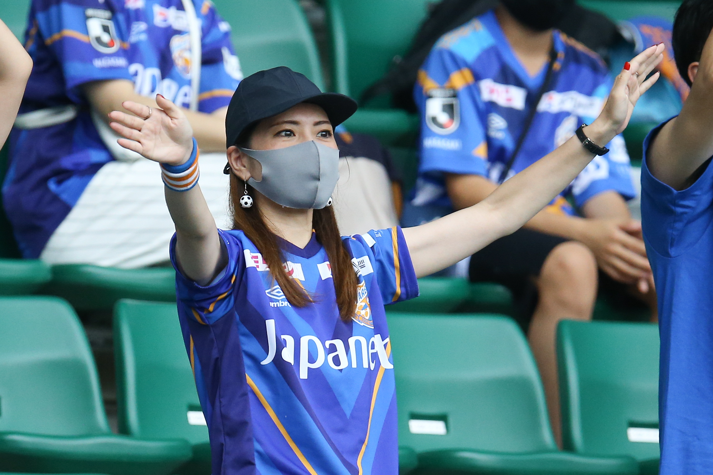 Twitter 上的 サッカーダイジェスト フォトギャラリー サポーターphoto V ファーレン長崎 試合 中断をものともせず 雨の中応援を続けた長崎サポーターを特集 T Co S8gekpbid7 V ファーレン長崎 Jリーグ J2 T Co Sx1syg970a Twitter
