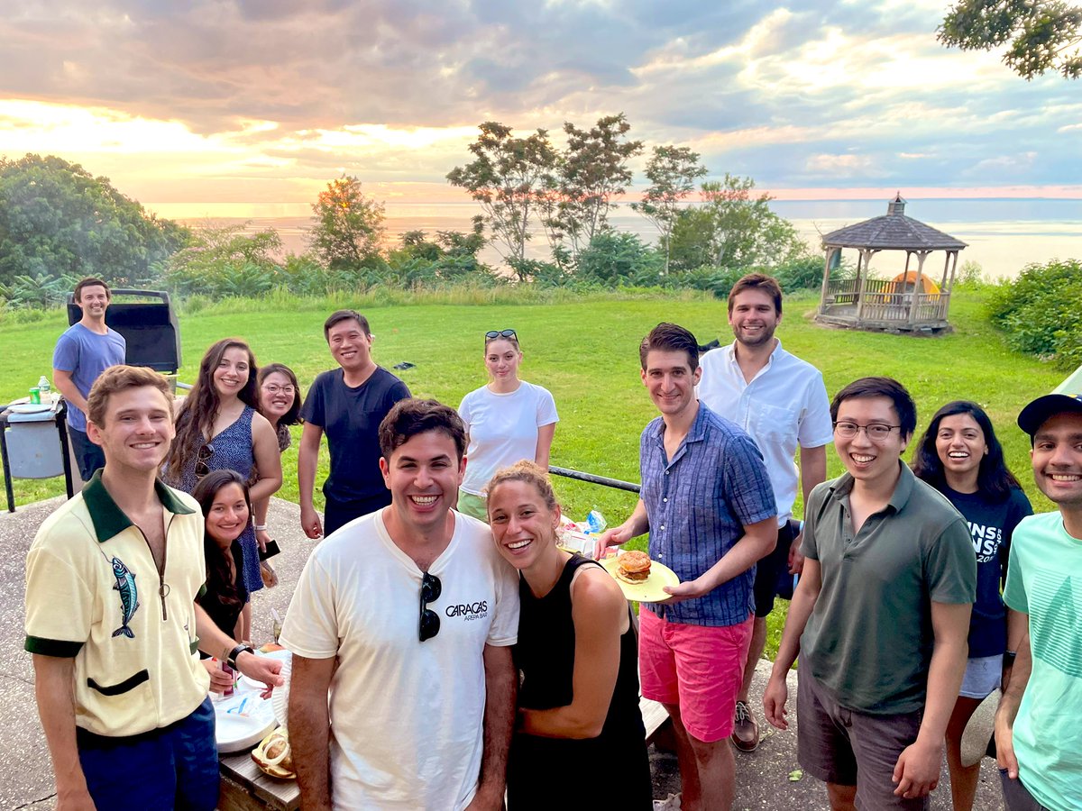 NYURadRes's tweet photo. What better way to start the year than the beach, a BBQ, and this view? Finished the R1s’ orientation week with a retreat to the North Fork! Great opportunity to bond across years 🏖🌭🍔 @NYUImaging @nyuVIR #radres #iradres https://t.co/1Ws7w8zMQD