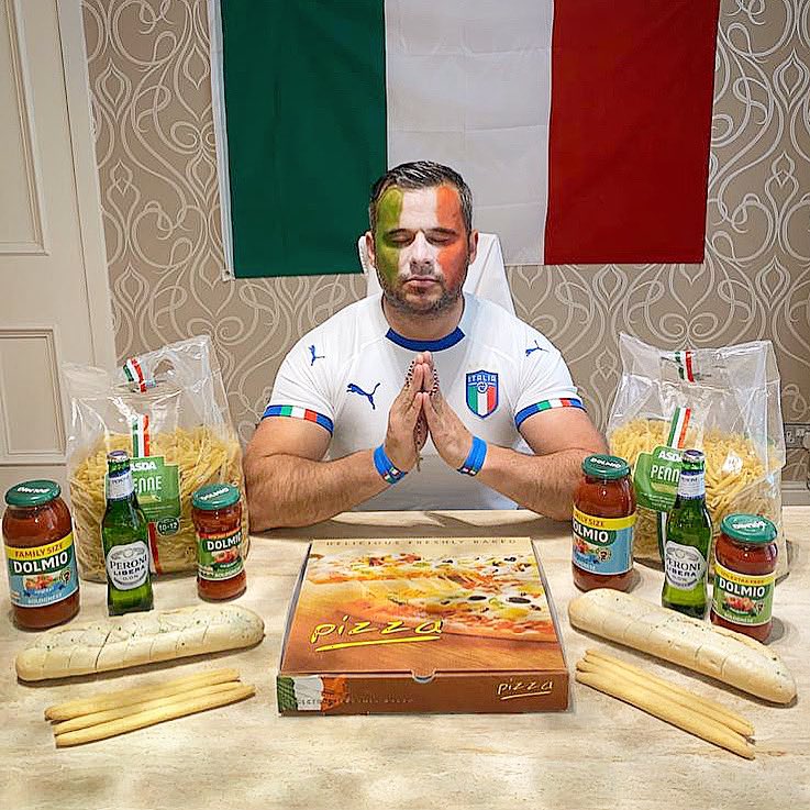 jamesenglish0's tweet image. I honestly couldn’t give a fuck who wins tonight it’s only a game at the end of the day 🙏🏼