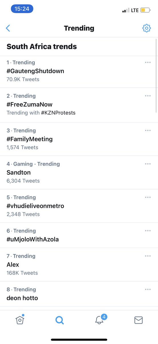 ShowThemFlameSA's tweet photo. Showthemflames will like to say thank you to all of you for the amazing experience #VhudieLiveOnMetro made it to the Top 5 trending topics In South Africa and that is thanks to all of you who participated. #Hakhensa 🙏🏿🌍🇿🇦🔥don’t forget #MyYokiYokiAlbumOut End. https://t.co/iF8CbRnNai