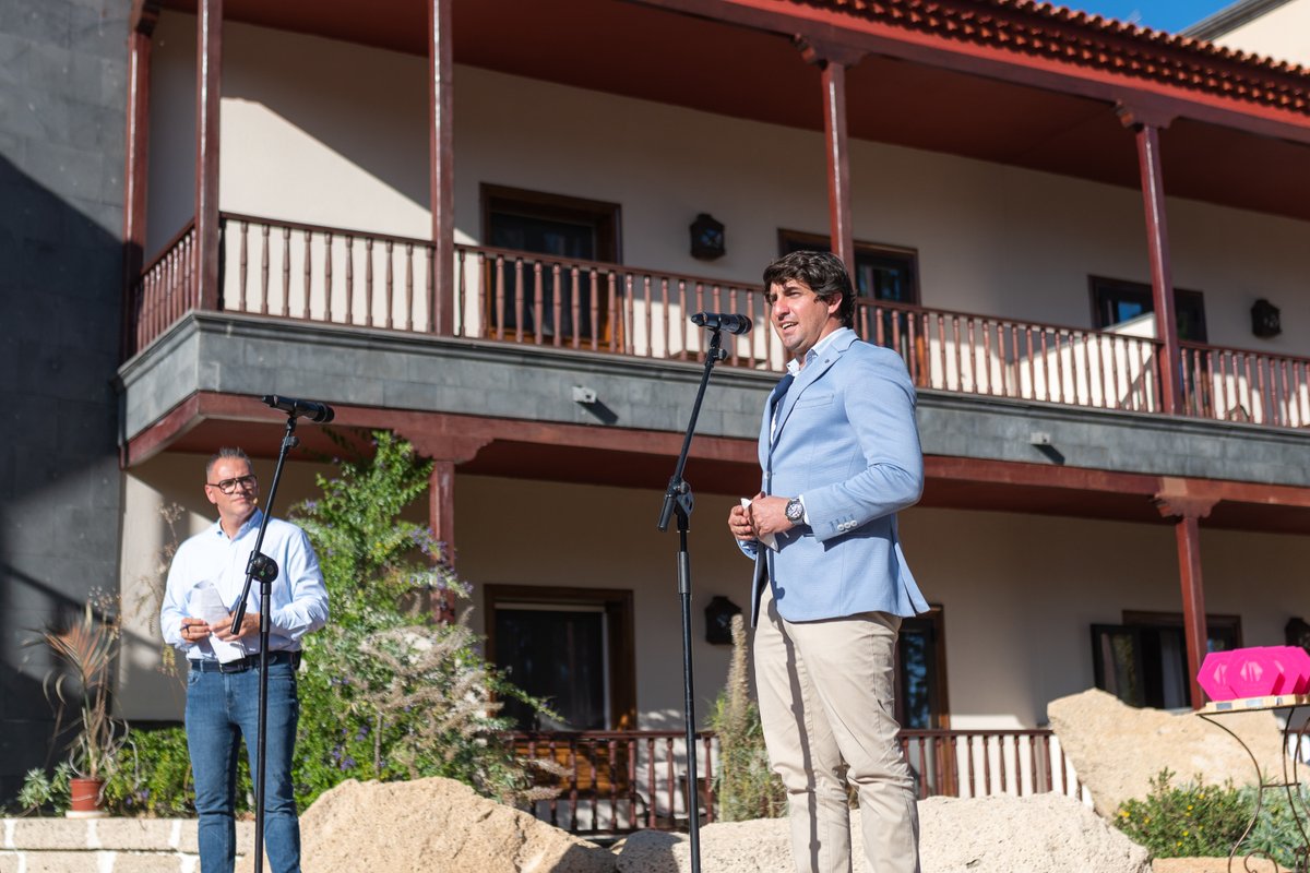 fototajinaste's tweet image. 🔊 Os dejamos algunas fotos de la V entrega de premios de Tajinaste en el hotel Villalba ayer día 10 de julio. 

Le damos las gracias a nuestros patrocinadores  que son: 
@visit_tenerife @vilaflordechasna @hotelvillalba @bodegasreveron @vivita_aloe @marioexposure
