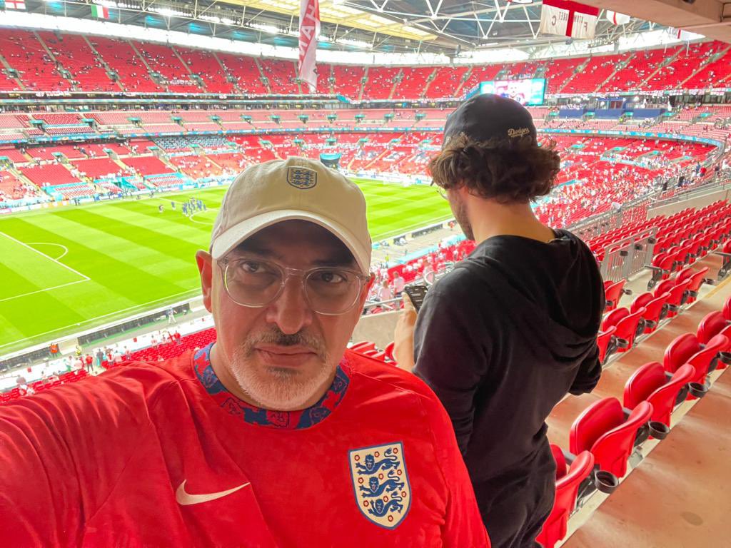 nadhimzahawi's tweet photo. Just over an hour to go!!!🏴󠁧󠁢󠁥󠁮󠁧󠁿🏴󠁧󠁢󠁥󠁮󠁧󠁿🏴󠁧󠁢󠁥󠁮󠁧󠁿 https://t.co/P9oTEhlukh