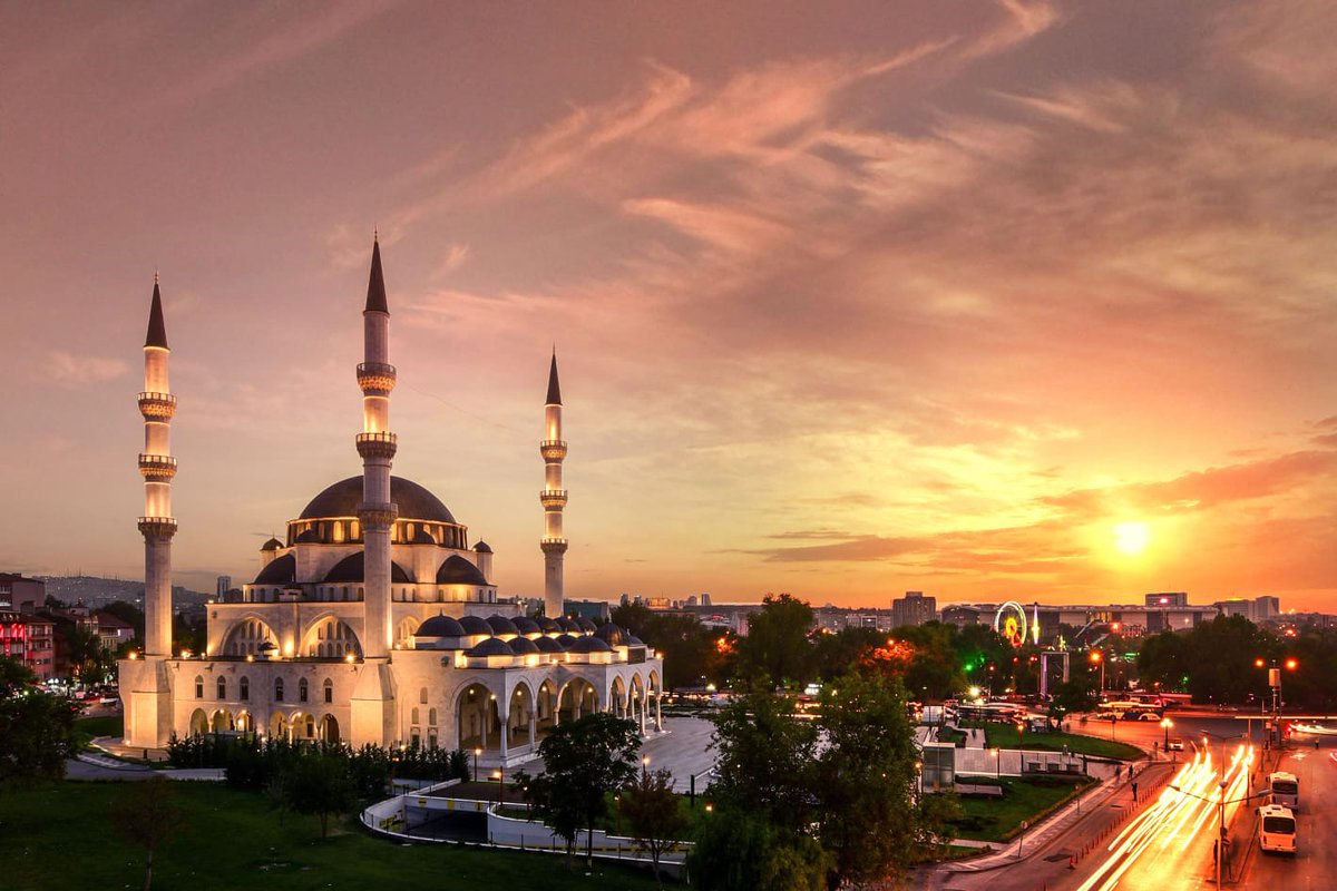 Altındağımızda usul usul gün batarken 15 arkadaşımıza kitap hediye edelim mi🤗

》Fotoğraftaki caminin ismini yoruma yazınız 

》Takip ediniz 

》RT ediniz