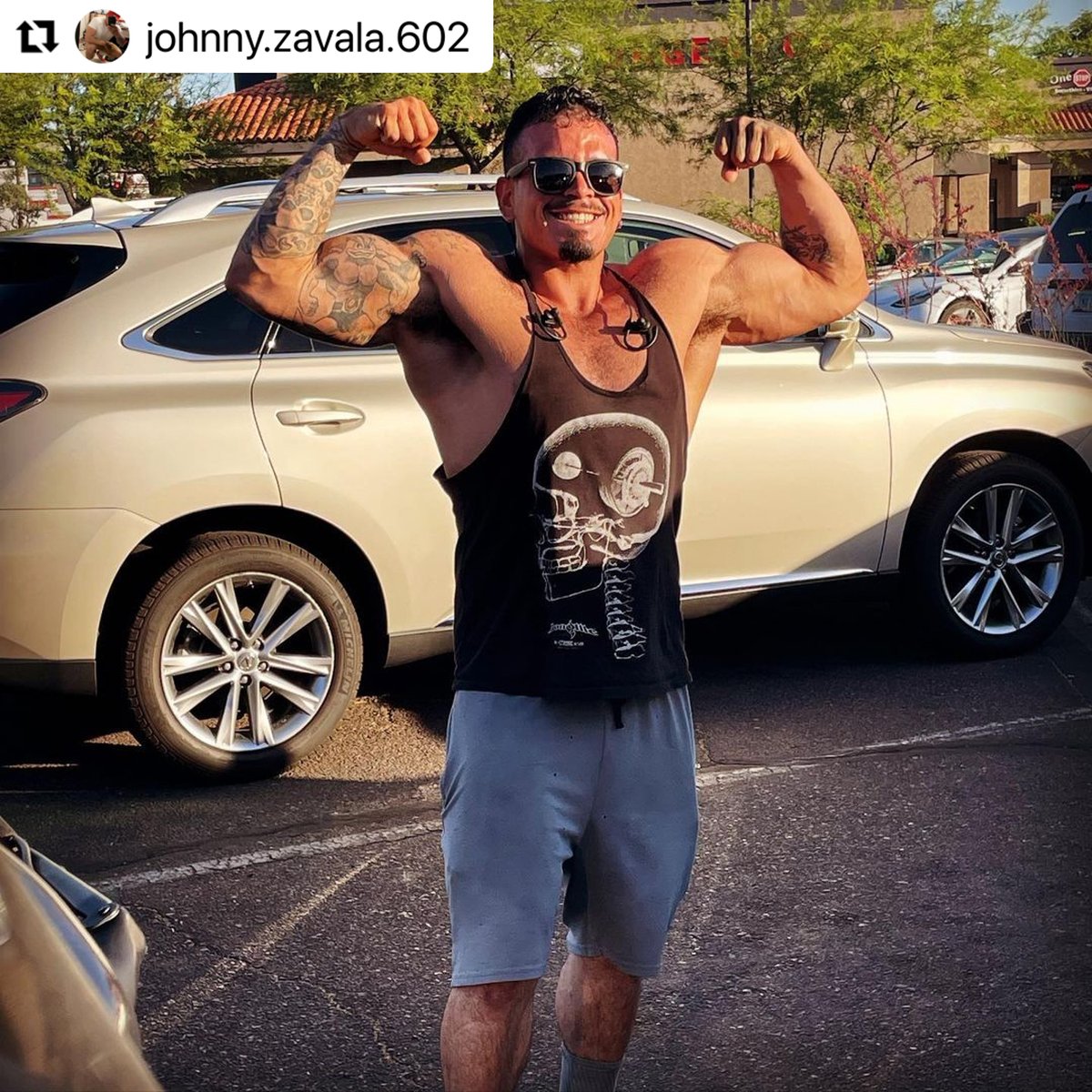 Ironville's tweet image. Our repost today is from @Johnny.zavala.602 wearing our original #ThinkHeavy design on a #StringerTank. FREE USA SHIPPING on all orders over $75. Use code JULY for 20% off retail pricing: ow.ly/HrDV50FsNug
