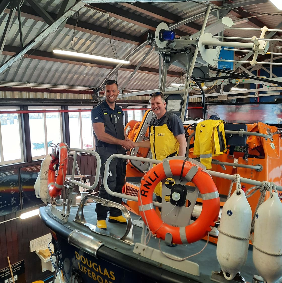 RNLIDouglas's tweet photo. Congratulations to @CowinPeter for successfully passing his coxswain assessment on the first of today's three crew assessment exercises. ( pic: Lee Quirk )
#TheFoundersStation #isleofman #volunteers #TrainOneSaveMany #RespectTheWater #FloatToLive #PerfectStorm #WeAreOneCrew https://t.co/bPBVDrFSxp