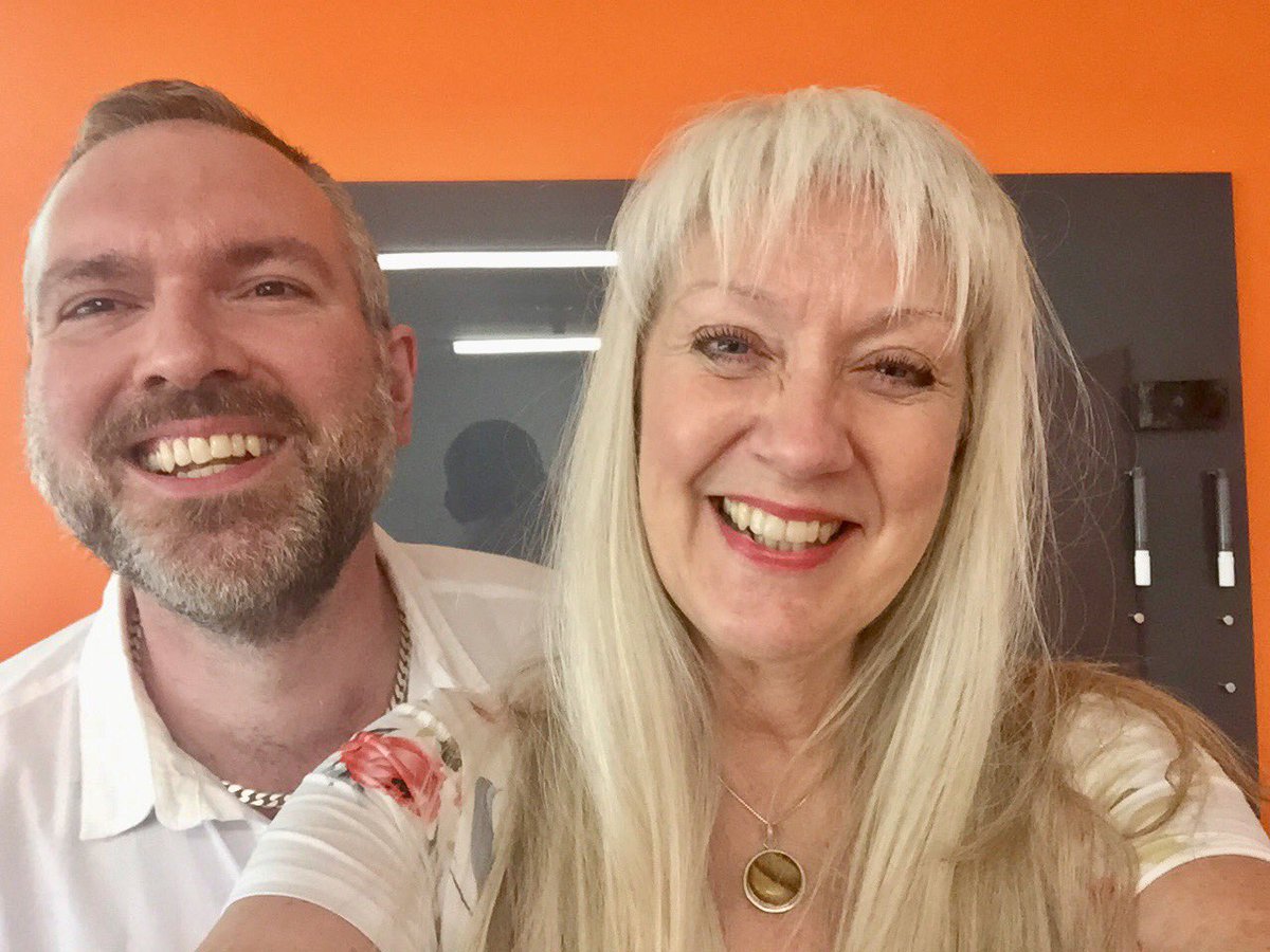 TaraWardBooks's tweet image. A truly magical day back with #DrWho fans at #Utopia21. THANK YOU to Paul and ALL the @fantomfilms ‘family’. You organised it beautifully. Wonderful chats with so many: @sadie_lady1 @sophiealdred @DiLarfing and of course ALL THE FANS! #HappinessOverflow #DoctorWhoFansAreTheBest