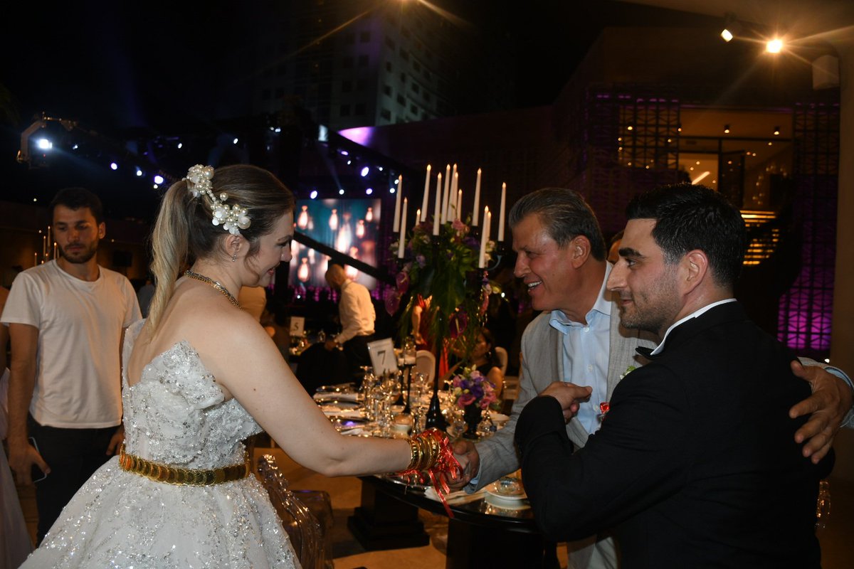 Çok değerli büyüğümüz rahmetli Halil İbrahim Önük'ün oğlu, sevgili arkadaşım Şahin Önük'ün kardeşi Şeref ile İrem Kayabek'in düğün törenlerine katılarak mutluluklarını paylaştık. Kıymetli Önük ve Kayabek ailesini kutluyor, genç kardeşlerimize bir ömür boyu mutluluklar diliyorum.