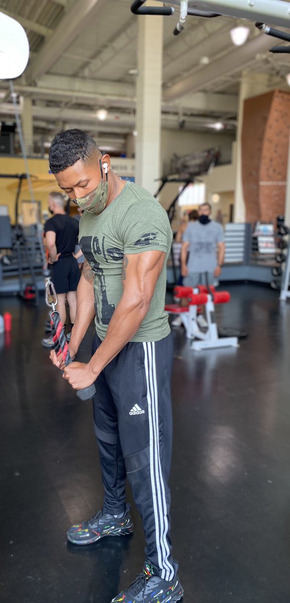 BlueChipRance's tweet photo. Grind HARDER 💪🏽

#workout https://t.co/AavjFAZ1zZ